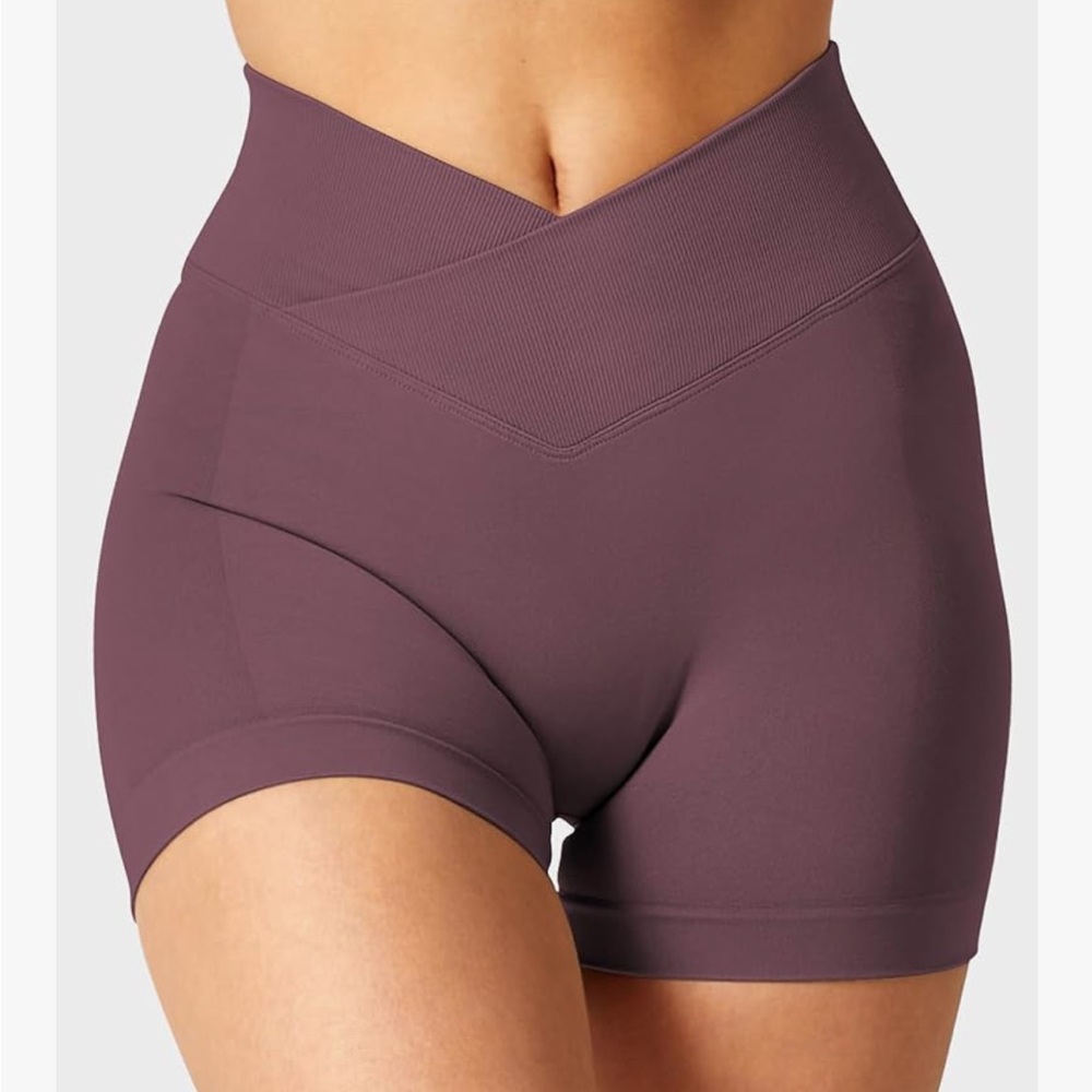 Yeoreo Rose Seamless Amplify Shorts